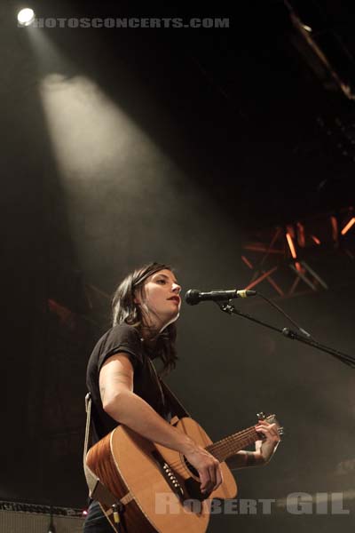 SHARON VAN ETTEN - 2012-10-01 - PARIS - Cafe de la Danse - 